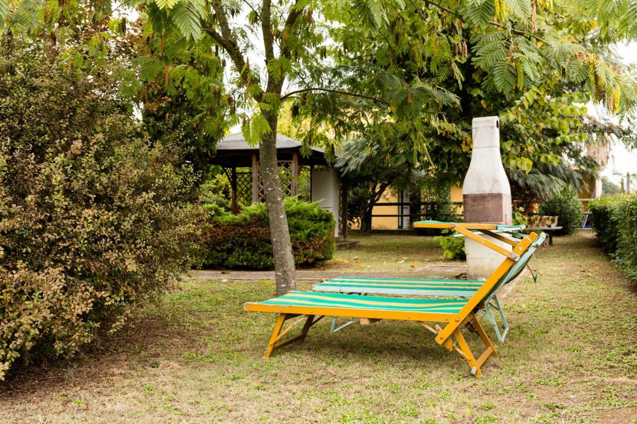 モンテラード Il Casale Di Nonno Guido Bed & Breakfast エクステリア 写真